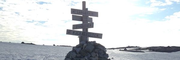 Wegweiser am Kjeragbolten